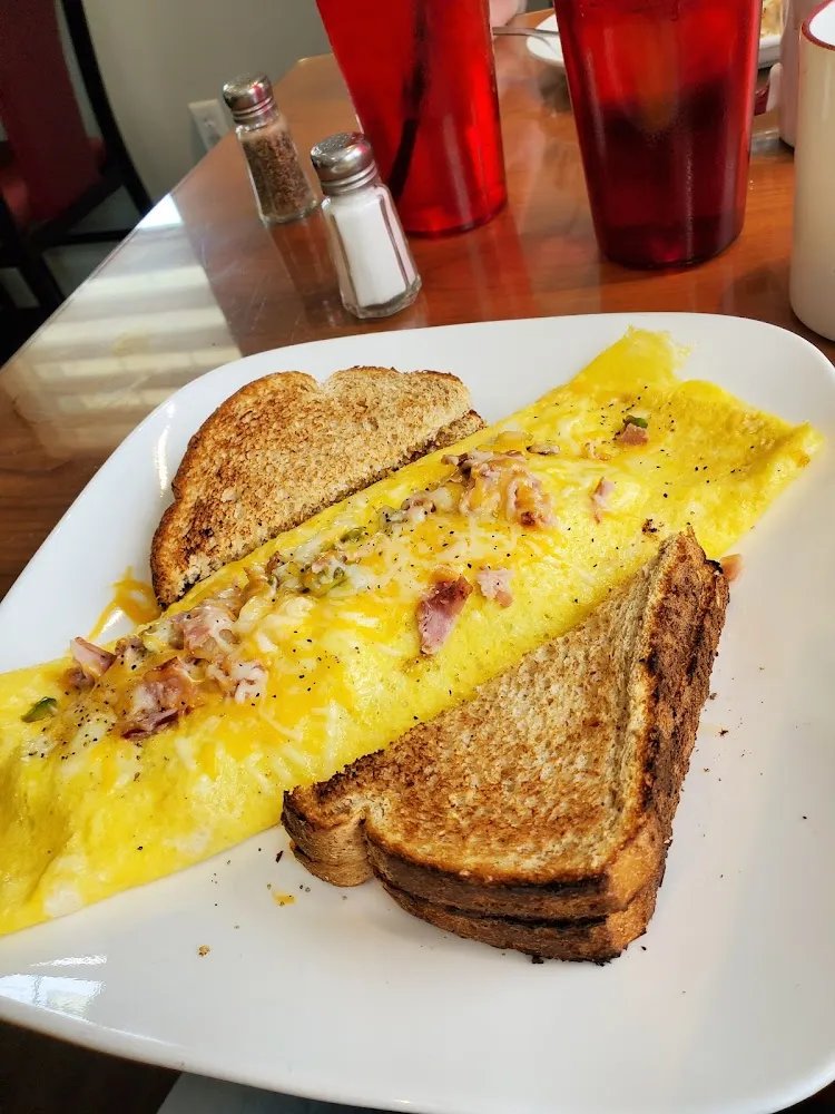A Western Omelet with Whole Wheat Toast